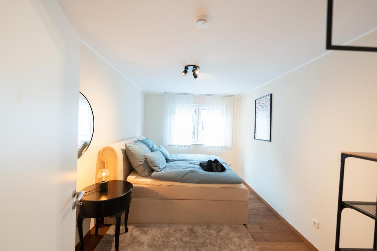 -Zentrale Wohnung-Balkon-Desingerkueche- Bielefeld Bagian luar foto