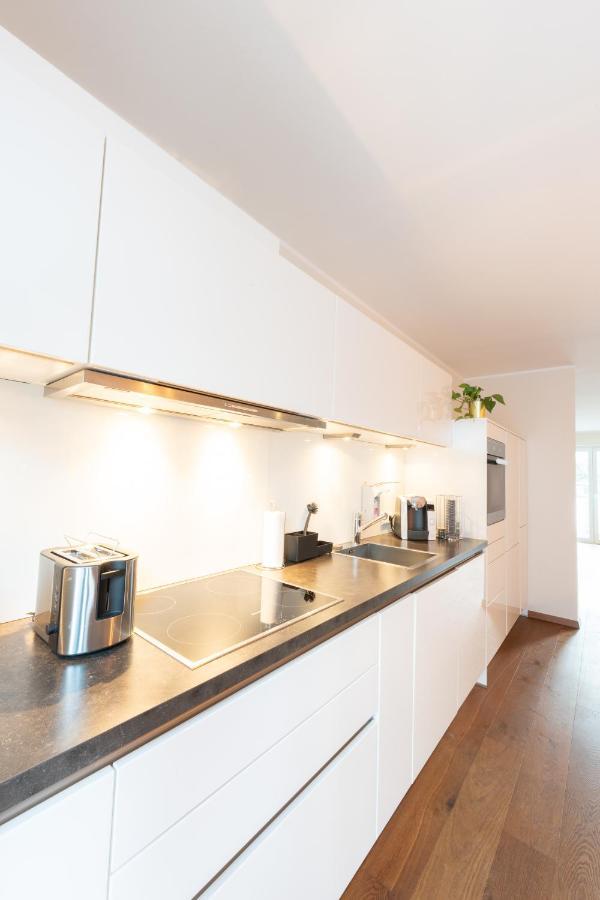 -Zentrale Wohnung-Balkon-Desingerkueche- Bielefeld Bagian luar foto