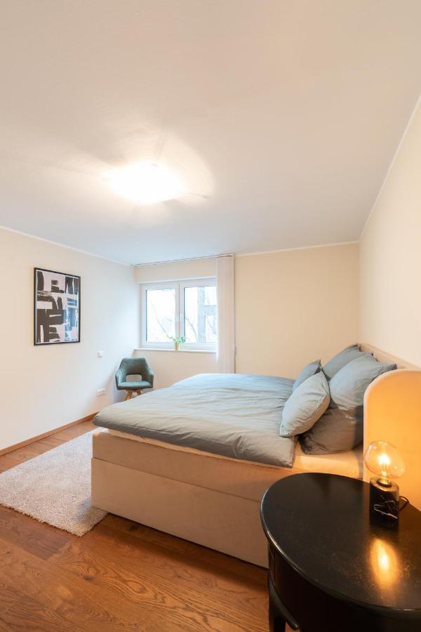 -Zentrale Wohnung-Balkon-Desingerkueche- Bielefeld Bagian luar foto